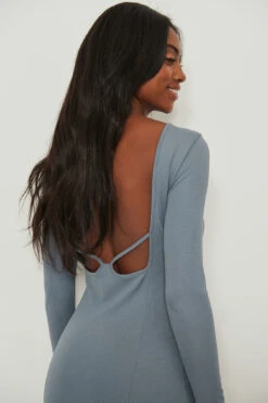 Robe Mini à Détail Dans Le Dos -Lady Doux Soldes Magasin nakd back detail mini dress 1017 001334 0003 03b