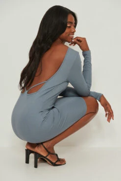 Robe Mini à Détail Dans Le Dos -Lady Doux Soldes Magasin nakd back detail mini dress 1017 001334 0003 04d