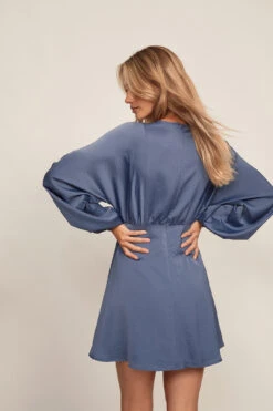 Robe Mini à Manches Ballon -Lady Doux Soldes Magasin nakd ballon sleeve flowy mini dress 1014 001315 0617 01b