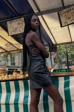 Mini Robe Bandeau En Faux Cuir -Lady Doux Soldes Magasin nakd bandeau pu corset dress 1736 000310 0002 edit02 1