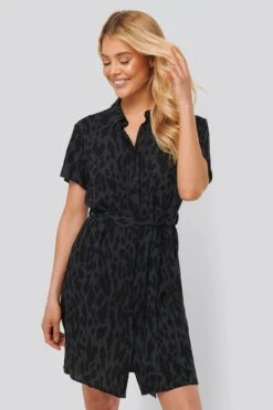 NA-KD Robe Chemise Ceinturée -Lady Doux Soldes Magasin nakd belted printed shirt dress 1100 002669 0008 02j