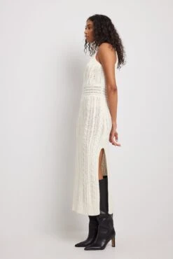 NA-KD Robe En Maille Torsadée à Col Montant Recyclée -Lady Doux Soldes Magasin nakd cable knitted long high neck dress 1100 005071 0260 8364
