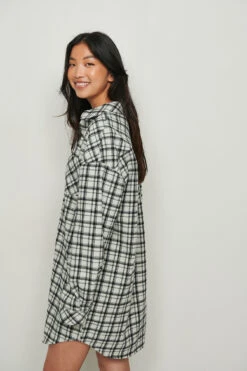 NA-KD Robe Surchemise à Carreaux -Lady Doux Soldes Magasin nakd checked overshirt dress 1100 005403 0041 02b