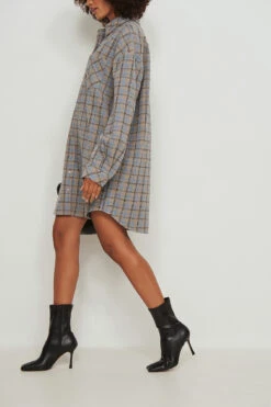 NA-KD Robe Surchemise à Carreaux -Lady Doux Soldes Magasin nakd checked overshirt dress 1100 005403 8972 03d