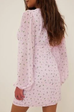 NA-KD Robe Mini Boutonnée En Mousseline 6 NA-KD Robe Mini Boutonnée En Mousseline -Lady Doux Soldes Magasin nakd chiffon button up mini dress 1017 001479 8201 4018