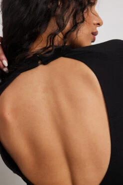 Robe Longue Avec Tour De Cou Et Détail Goutte D'eau 8 Robe Longue Avec Tour De Cou Et Détail Goutte D'eau -Lady Doux Soldes Magasin nakd choker keyhole maxi dress 1017 002180 0002 0147