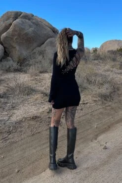 Robe à Une Manche -Lady Doux Soldes Magasin nakd cleo kinnaman one sleeve lacing detail knitted dress 1741 000011 0002 103