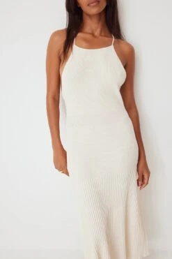 Robe En Maille Côtelée à Dos Croisé -Lady Doux Soldes Magasin nakd cross back rib knitted dress 1770 000007 0342 02 1