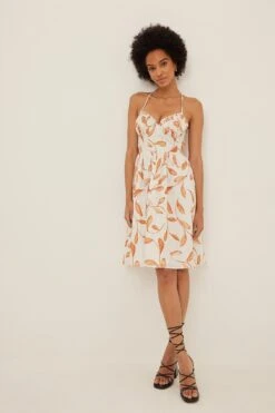 Robe En Lin à Armatures 13 Robe En Lin à Armatures -Lady Doux Soldes Magasin nakd cup detail linen dress 1018 009127 1920 4719 1