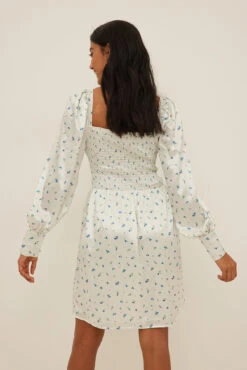 Mini Robe Satin -Lady Doux Soldes Magasin nakd cups detail structured satin mini dress 1017 001522 3124 2223