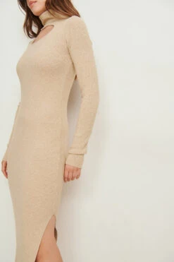 Robe à Col Haut Avec Détails Découpés -Lady Doux Soldes Magasin nakd cut out high neck knitted dress 1018 007833 0005 04g