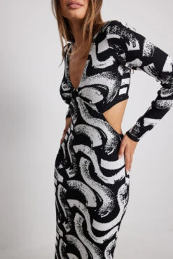 Robe Longue En Tricot à Découpes