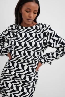 Robe Courte à épaulettes -Lady Doux Soldes Magasin nakd detailed shoulder pads mini dress 1017 002162 9792 4639