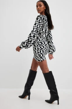 Robe Courte à épaulettes -Lady Doux Soldes Magasin nakd detailed shoulder pads mini dress 1017 002162 9792 4643