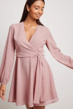 Robe Mini Portefeuille En Dobby -Lady Doux Soldes Magasin nakd dobby overlap mini dress 1014 001465 0115 11452