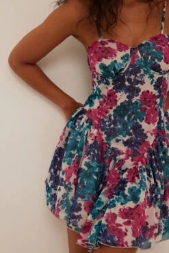 NA-KD Robe Courte Avec Ourlet Irrégulier -Lady Doux Soldes Magasin nakd fairy wired mini dress 1017 001574 7828 3396