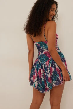 NA-KD Robe Courte Avec Ourlet Irrégulier -Lady Doux Soldes Magasin nakd fairy wired mini dress 1017 001574 7828 3406