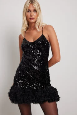 Robe Courte à Plumes Et Sequins -Lady Doux Soldes Magasin nakd feather sequin mini dress 1017 001926 0002 0094