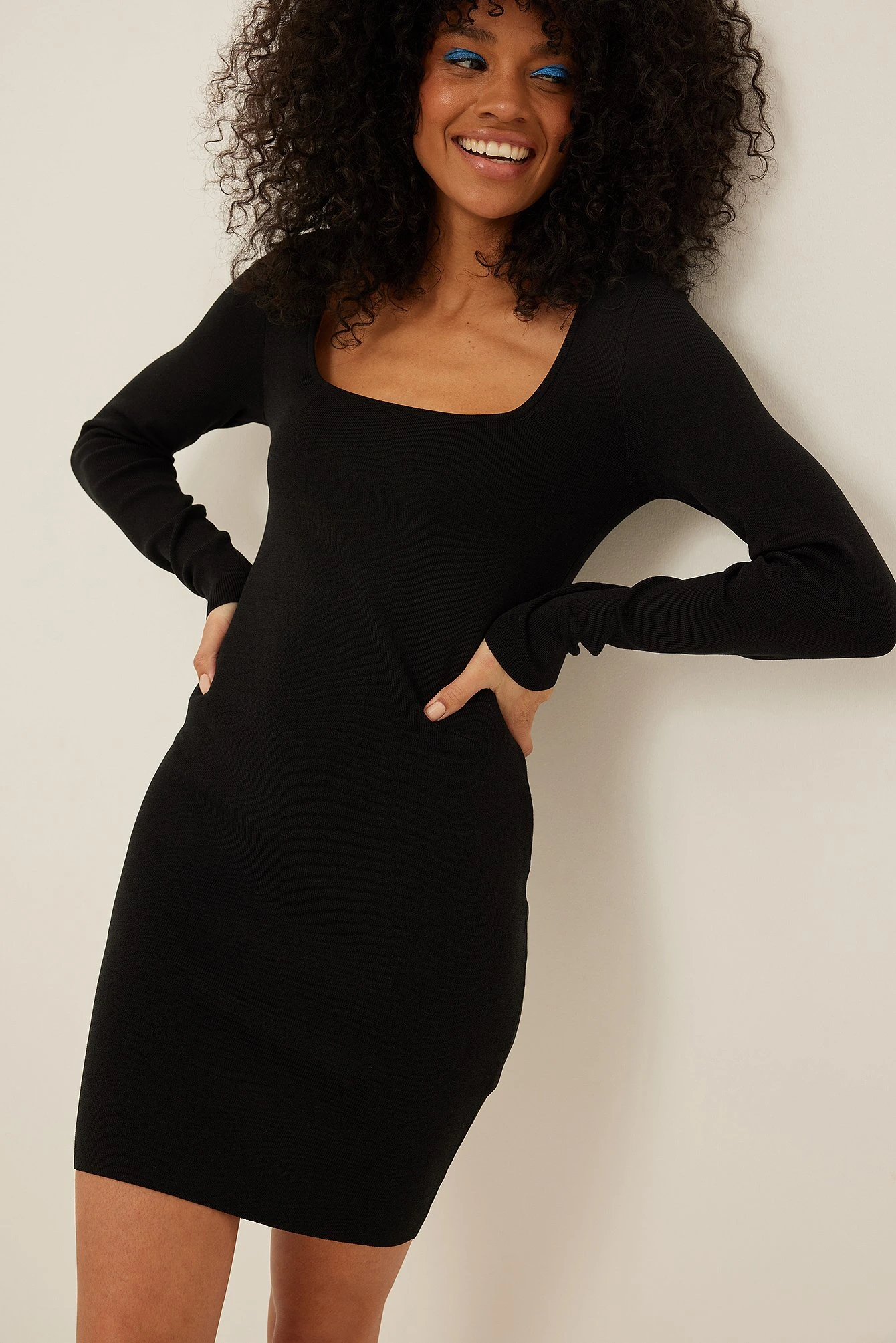 NA-KD Robe Mini En Tricot Fin à Encolure Carrée 8 NA-KD Robe Mini En Tricot Fin à Encolure Carrée – Image 8