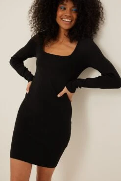 NA-KD Robe Mini En Tricot Fin à Encolure Carrée 19 NA-KD Robe Mini En Tricot Fin à Encolure Carrée -Lady Doux Soldes Magasin nakd fine knitted square neck mini dress 1100 005969 0002 37512