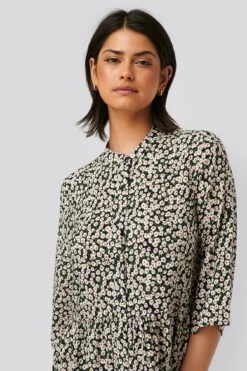 NA-KD Robe Mi-Longue -Lady Doux Soldes Magasin nakd flounce detail flower dress 1100 002254 0018 04g