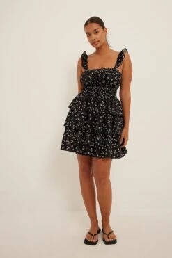 NA-KD Robe Mini à Volants -Lady Doux Soldes Magasin nakd flounce detail mini dress 1100 006458 5037 01c