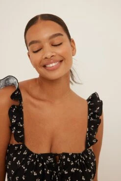 NA-KD Robe Mini à Volants -Lady Doux Soldes Magasin nakd flounce detail mini dress 1100 006458 5037 03