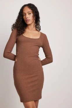 NA-KD Mini Robe Côtelée -Lady Doux Soldes Magasin nakd flower detail rib mini dress 1100 006786 0017 10147 01r