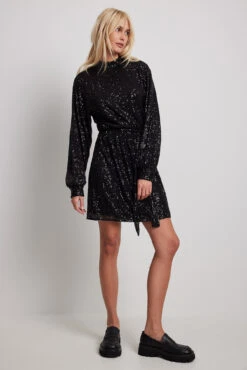 Robe Fluide Ceinturée à Sequins -Lady Doux Soldes Magasin nakd flowy belted sequin dress 1017 002000 0002 0643