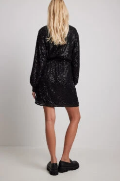 Robe Fluide Ceinturée à Sequins -Lady Doux Soldes Magasin nakd flowy belted sequin dress 1017 002000 0002 0666