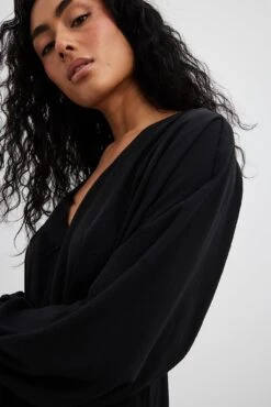 Robe Courte Fluide à Manches Longues -Lady Doux Soldes Magasin nakd flowy mini ls dress 1014 001511 0002 9101