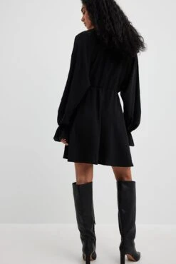 Robe Courte Fluide à Manches Longues -Lady Doux Soldes Magasin nakd flowy mini ls dress 1014 001511 0002 9106