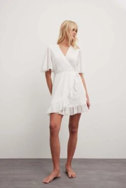 Robe Portefeuille Courte Fluide à Manches Courtes 6 Robe Portefeuille Courte Fluide à Manches Courtes -Lady Doux Soldes Magasin nakd flowy short sleeve overlap mini dress 1014 001581 0001 1472