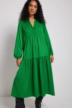 NA-KD Robe Midi Fluide -Lady Doux Soldes Magasin nakd flowy v neck midi dress 1100 006819 0010 2776