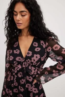 Robe Courte Fluide à Volants -Lady Doux Soldes Magasin nakd frill detail flowy mini dress 1014 001496 9280 11489