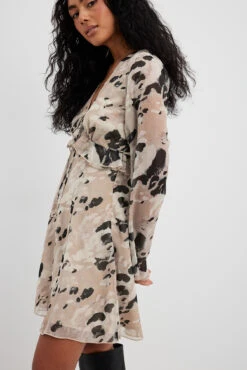 Robe Courte Fluide à Volants -Lady Doux Soldes Magasin nakd frill detail flowy mini dress 1014 001496 0149 9064