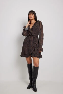 NA-KD Robe Transparente à Volants -Lady Doux Soldes Magasin nakd frill sheer dress 1100 006900 0189 7560