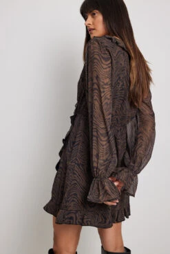 NA-KD Robe Transparente à Volants -Lady Doux Soldes Magasin nakd frill sheer dress 1100 006900 0189 7588