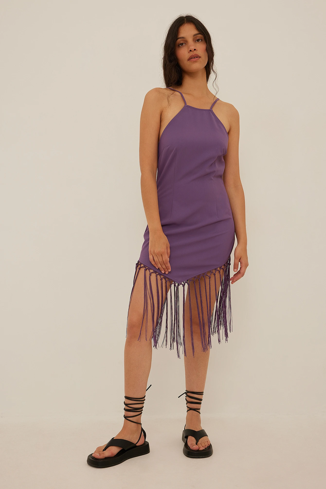 NA-KD Robe Courte à Volants 2 NA-KD Robe Courte à Volants – Image 2