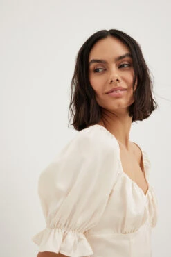 Robe Courte Fendue à Fronces Sur La Poitrine -Lady Doux Soldes Magasin nakd gathered chest slit mini dress 1014 001589 0021 2494