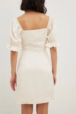 Robe Courte Fendue à Fronces Sur La Poitrine -Lady Doux Soldes Magasin nakd gathered chest slit mini dress 1014 001589 0021 2515