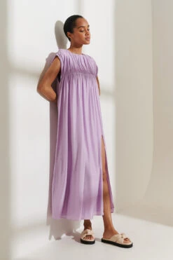 Robe Fluide à Encolure Froncée Recyclée -Lady Doux Soldes Magasin nakd gathered neck flowy dress 1100 004169 0208 01c