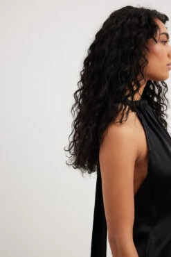 Robe Courte En Satin à Dos Nu -Lady Doux Soldes Magasin nakd halterneck satin mini dress 1791 000015 0002 21158