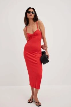 Robe Mi-longue à Bretelles Et Décolleté Cœur -Lady Doux Soldes Magasin nakd heart neckline strap midi dress 1018 010522 0004 11550 01c 1