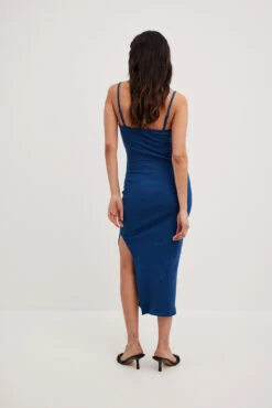 Robe Mi-longue à Bretelles Et Décolleté Cœur -Lady Doux Soldes Magasin nakd heart neckline strap midi dress 1018 010522 0018 14463