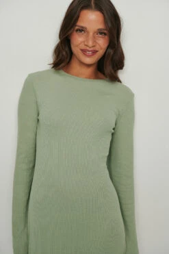 NA-KD Robe à Fente à Col Haut -Lady Doux Soldes Magasin nakd high 0neck slit dress 1100 004281 0052 05g 1