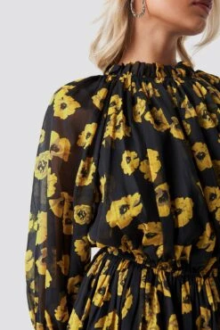 Robe Taille Plissée élastique -Lady Doux Soldes Magasin nakd high neck elastic waist puff dress black 1014 000422 8779 04g