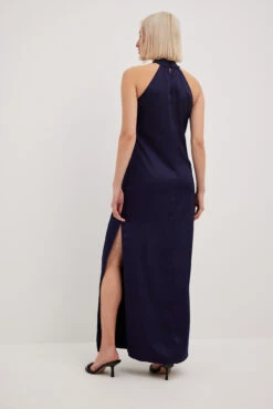 Robe Longue En Satin à Col Montant -Lady Doux Soldes Magasin nakd high neck maxi satin dress 1017 002237 0018 0676