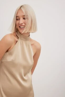 Robe Longue En Satin à Col Montant -Lady Doux Soldes Magasin nakd high neck maxi satin dress 1017 002237 0668 0621 1