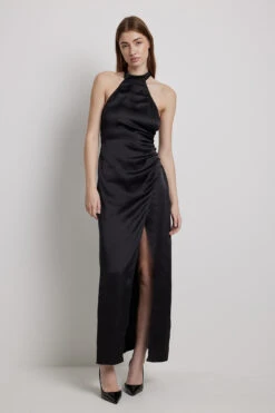 Robe Longue En Satin à Détail Au Dos Et Fente Haute 5 Robe Longue En Satin à Détail Au Dos Et Fente Haute -Lady Doux Soldes Magasin nakd high slit back detail satin maxi dress 1781 000015 0002 36719